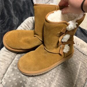 Koolaburra by UGG size 9